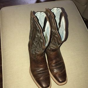 Blue embroidered  scalloped cowboy boots